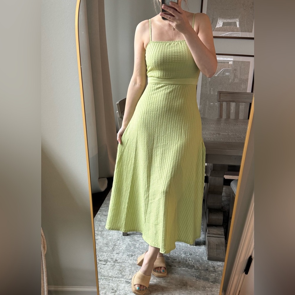 Elegant Light Green Ribbed Dress